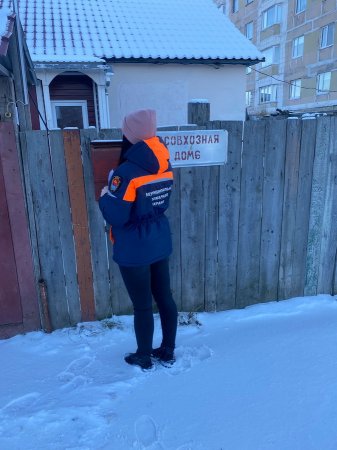 Ежемесячные подворовые обходы частного сектора с проведением противопожарных инструктажей.